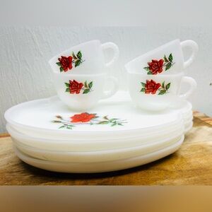 🎉HOST PICK🎉Vintage Federal Glass Rose Crest Snack Set. Set of 4